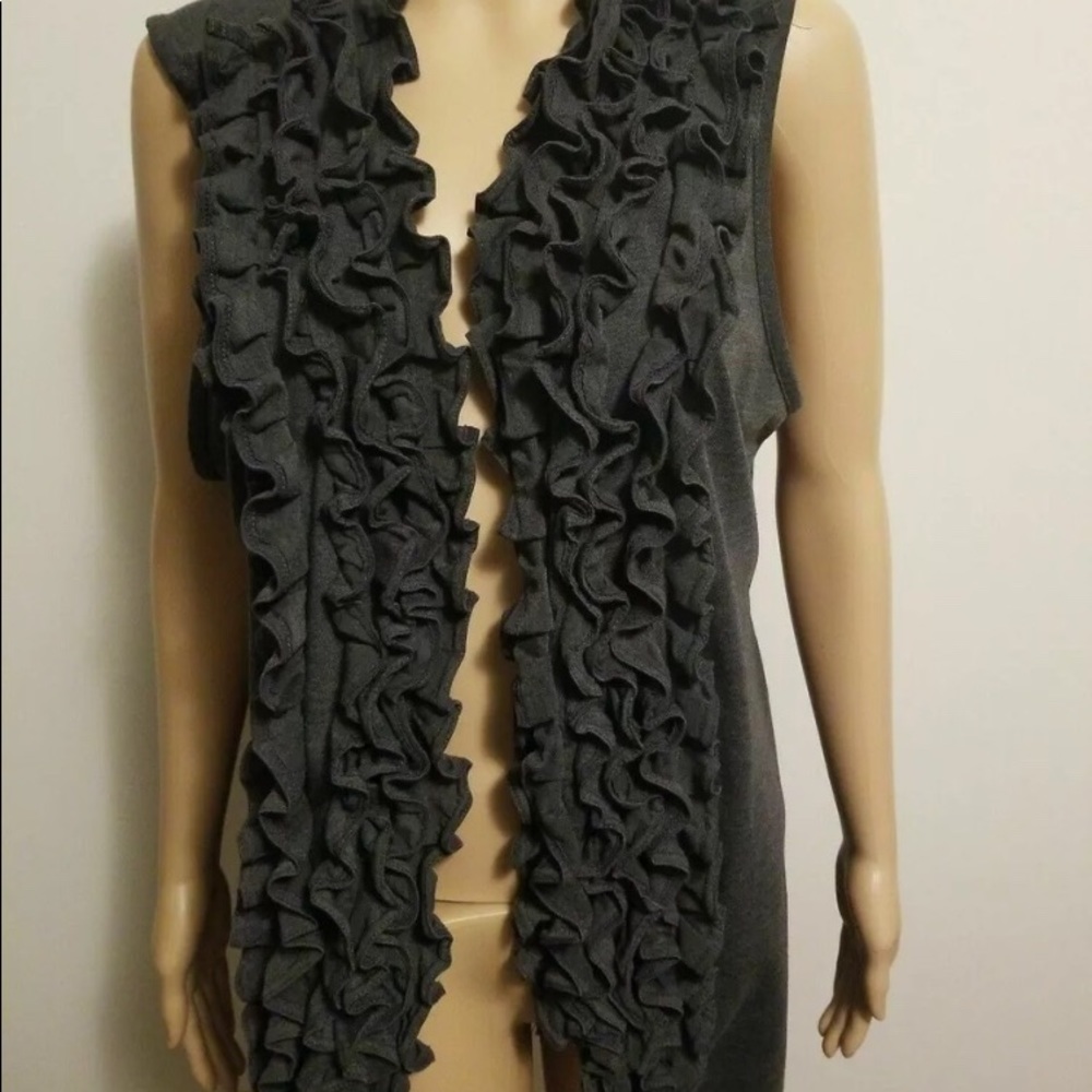 Cato ruffles vest gray
